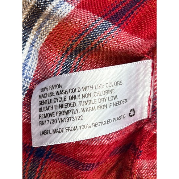 Mossimo Supply Co. Boyfriend Fit Shirt Women's Size S Red Plaid - Picture 9 of 9